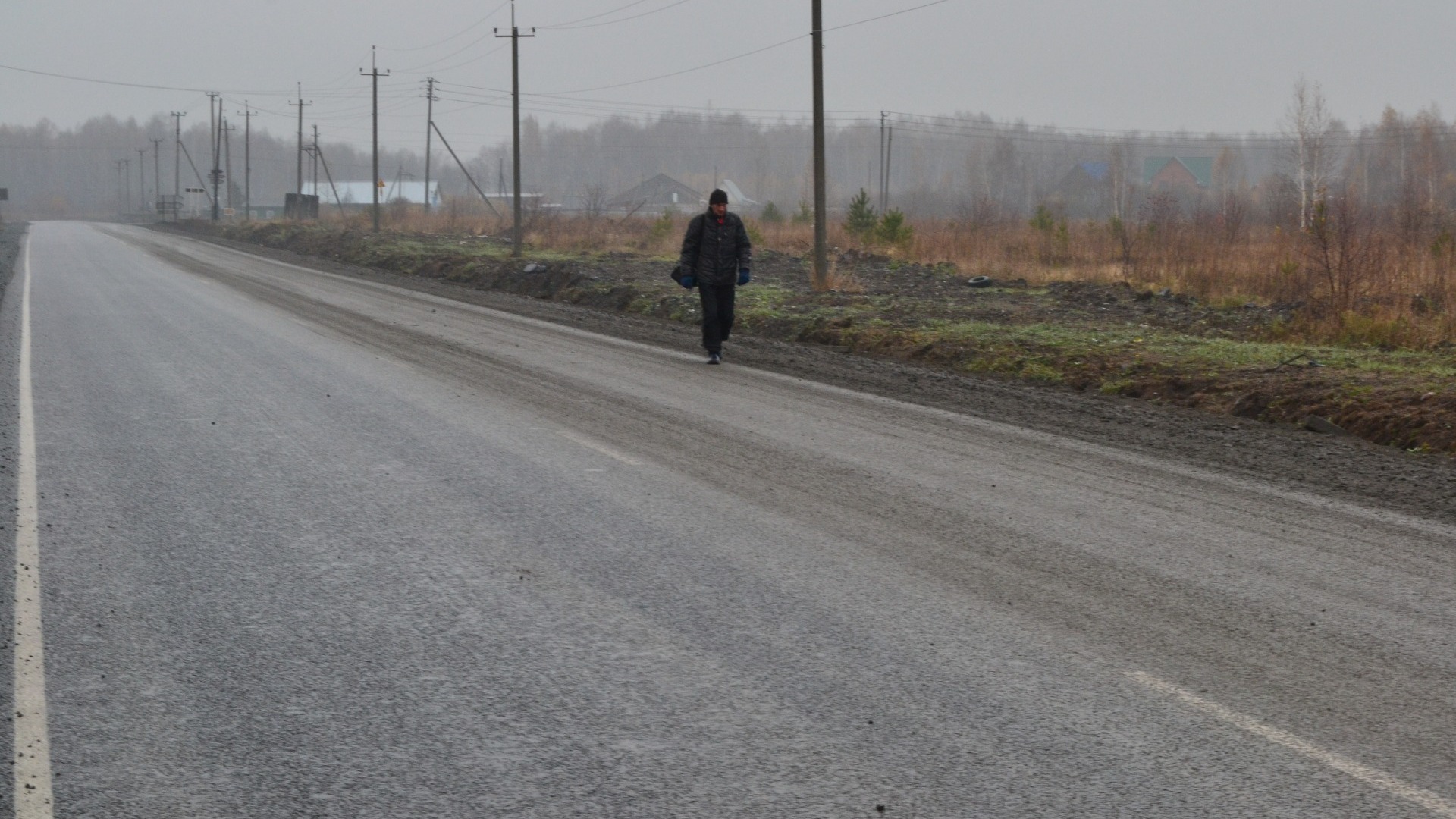 В Омской области разыскивают мужчину в синем комбинезоне