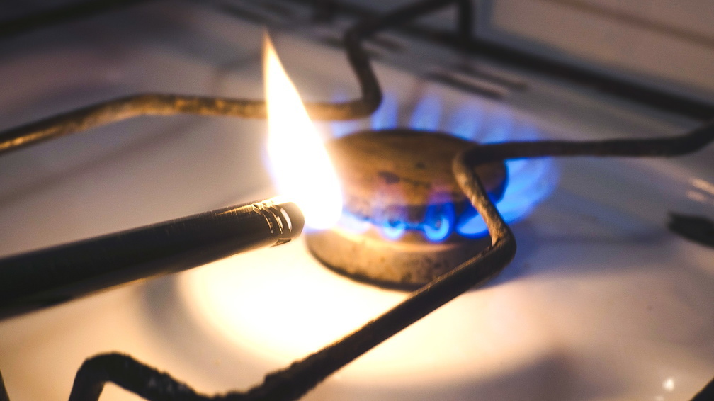 В Омске будут судить экс-газовика за пожар на кухне клиентки
