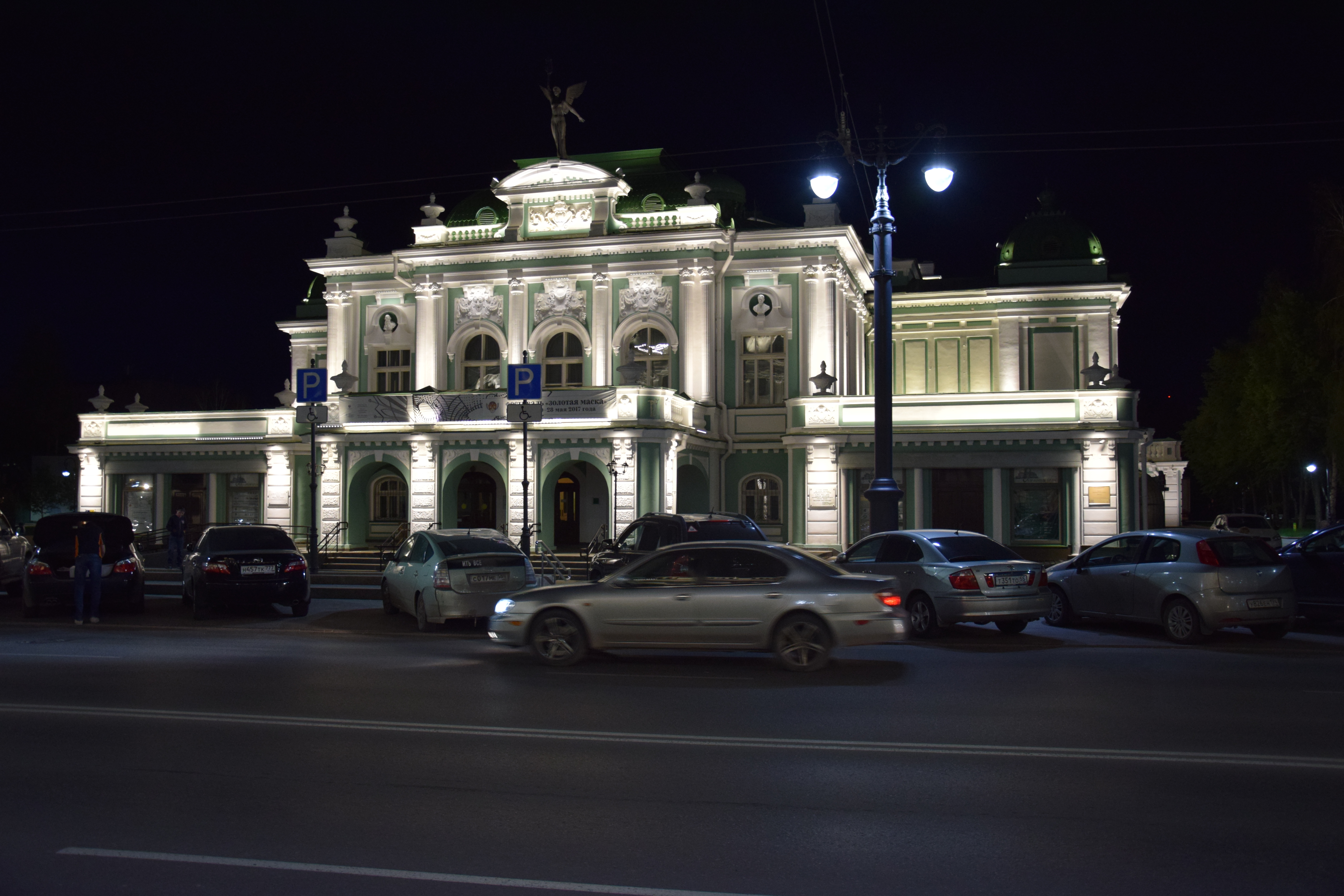 В Омской области ослабили ограничения для походов в музеи и театры