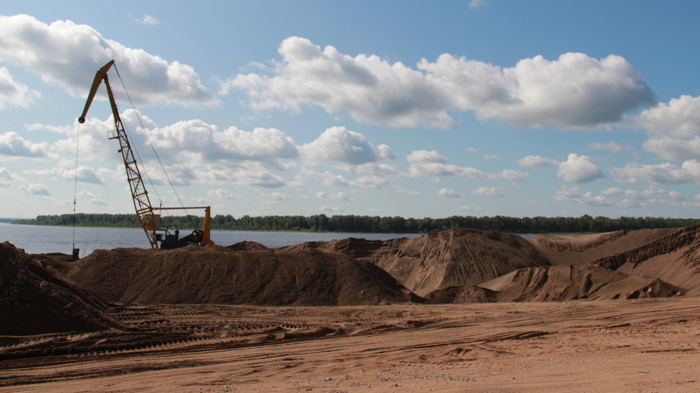 Омская дорожная организация незаконно добывала полезные ископаемые