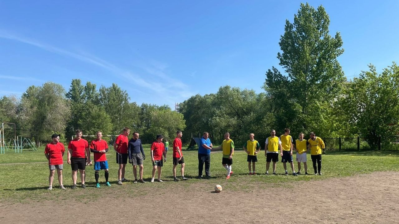 В школе № 81 провели турнир по мини-футболу в память о погибших на СВО омичах