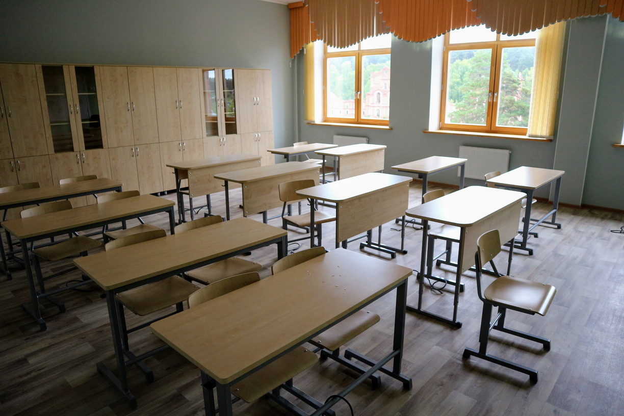 В Омске директорам разрешили переводить школы на «дистант»