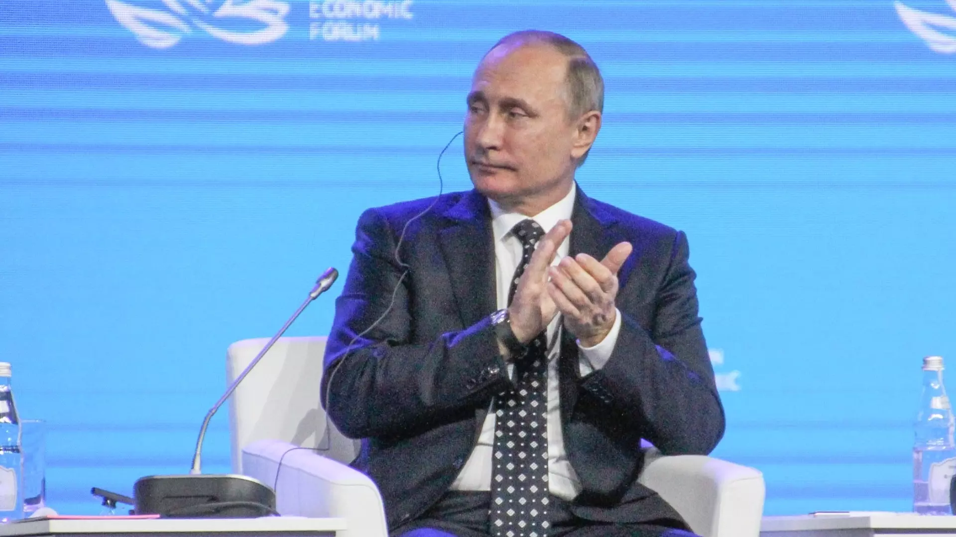 В поддержку Владимира Путина было собрано рекордное количество подписей