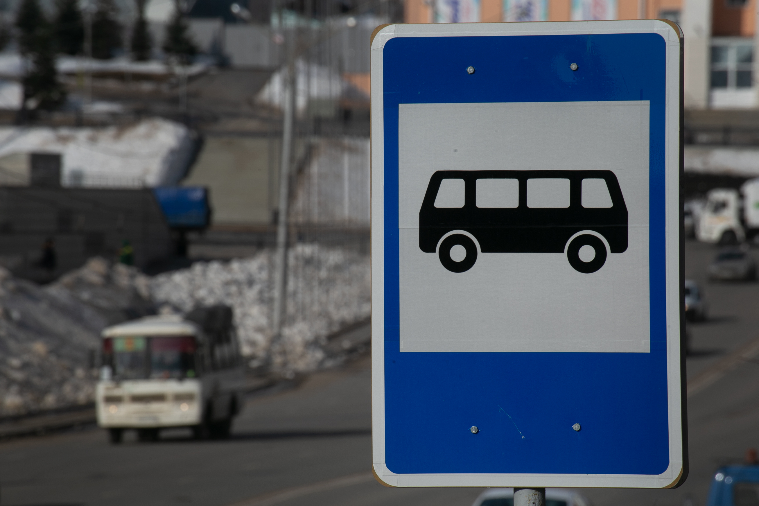 В Омске водитель автобуса подал в суд на чиновников за отрубленные на работе пальцы