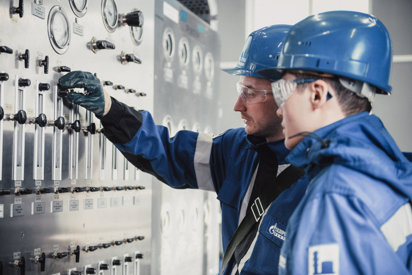 Омский НПЗ обеспечил резерв энергоснабжения для строительства новых установок