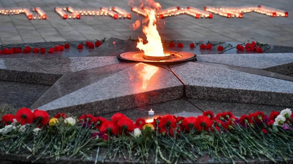 Омичи зажгли «Огненную картину войны» в честь Дня памяти и скорби
