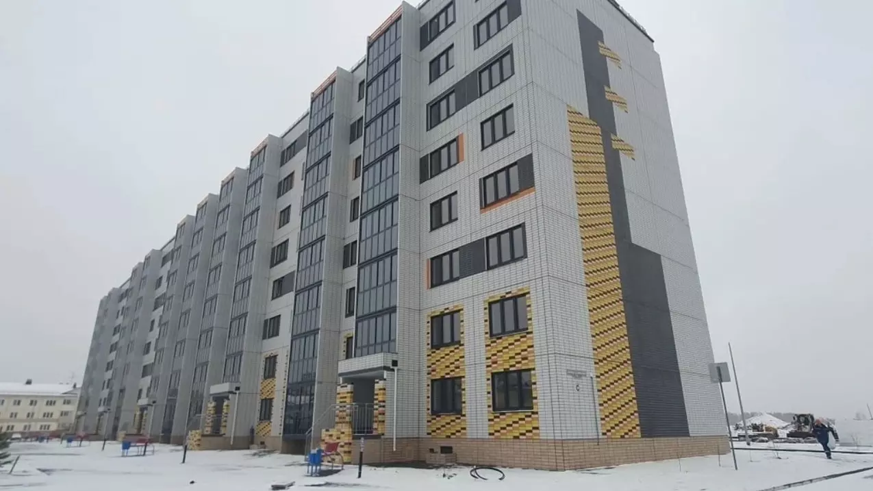 В омском микрорайоне Амурский-2 построили новую многоэтажку