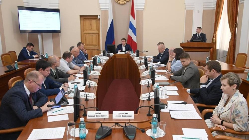 Хоценко анонсировал запуск элеватора и завода по переработке сои в Омской области