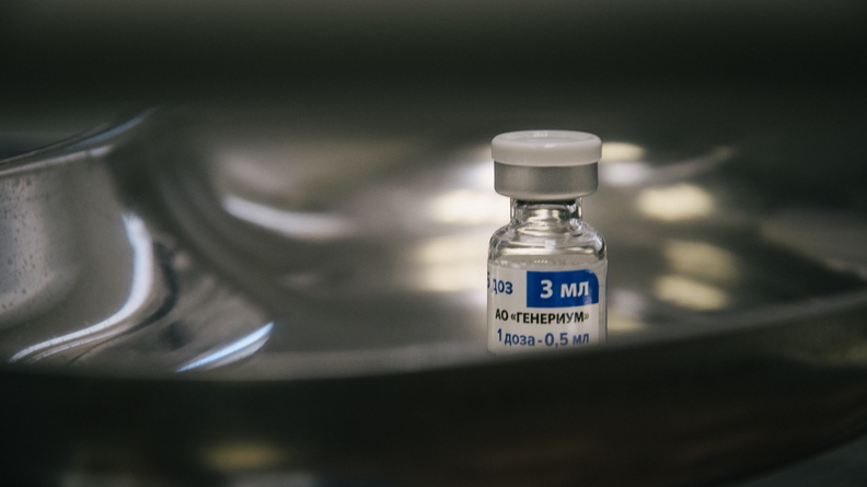В Омскую область пообещали привезти рекордное количество вакцины от COVID-19