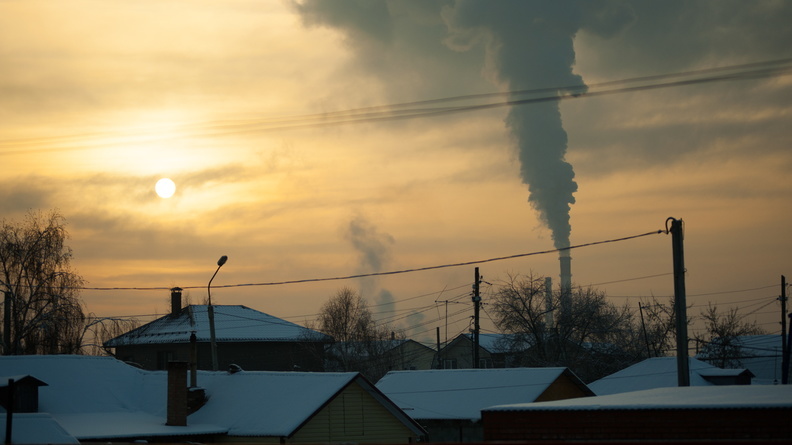 В Омске объявили прокурорскую проверку после мощных выбросов в Нефтяниках