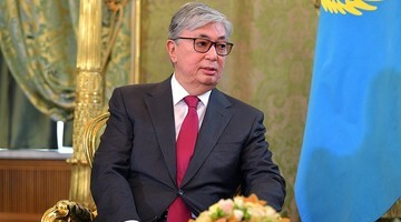 Губернатор Омской области Бурков поздравил Токаева с избранием президентом Казахстана