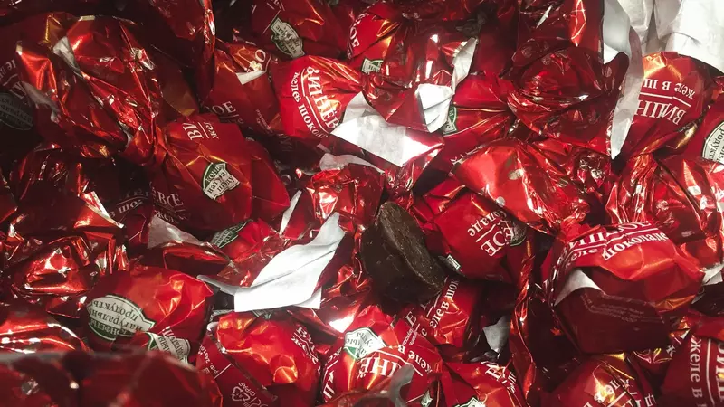 44 тонны конфет. Рассказываем, что будет в новогоднем подарке от омского губернатора
