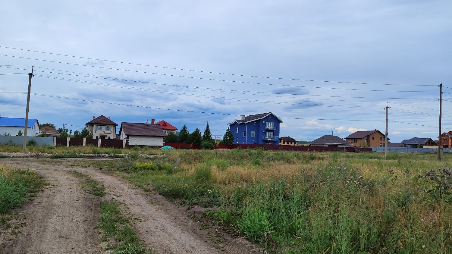 Рядом со стройкой расположены коттеджный поселок Просторный и Черемуховское