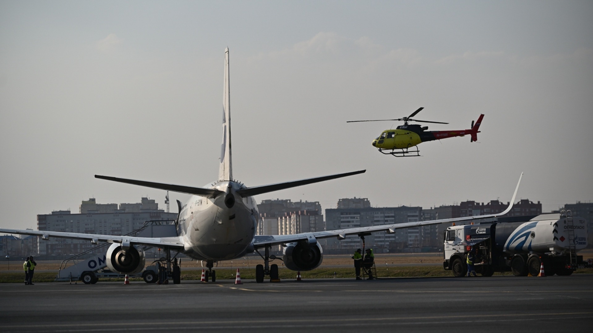 Самолет из Омска совершил вынужденную посадку в Екатеринбурге