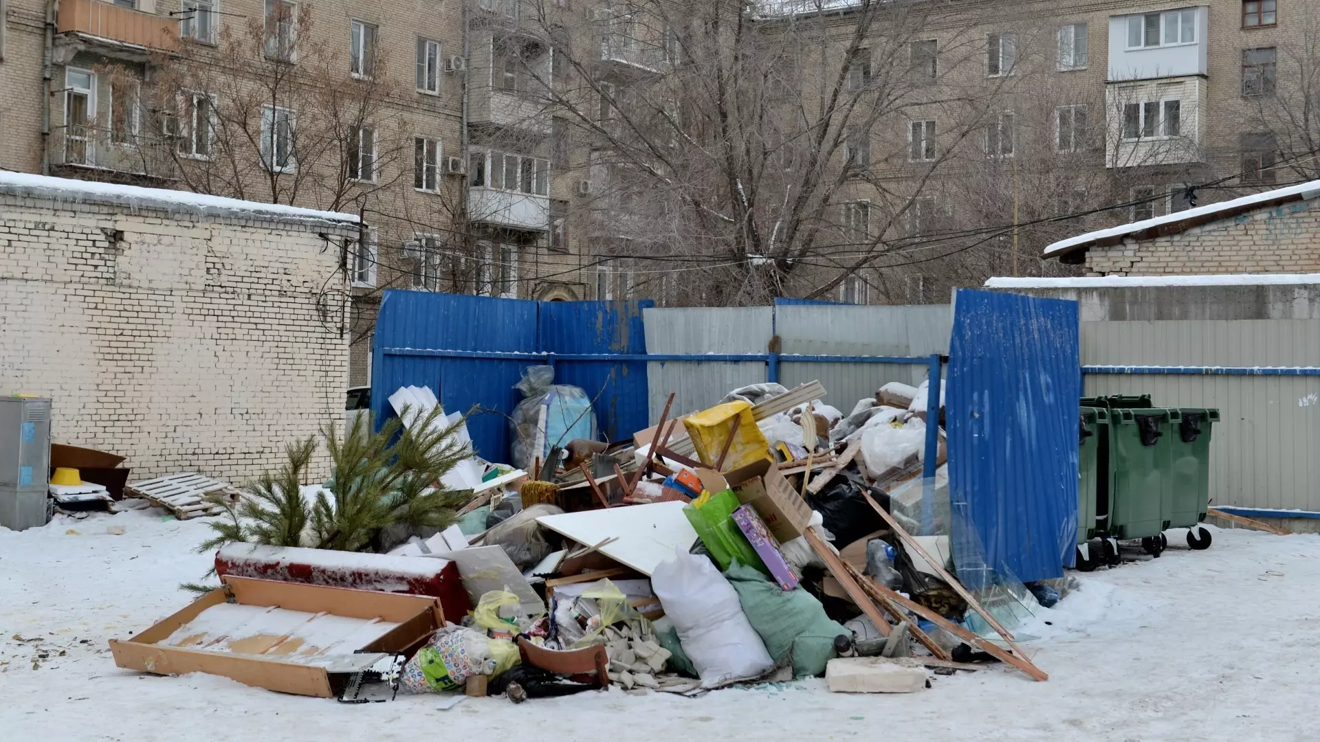 К борьбе с мусорными свалками в Омске могут подключить казаков