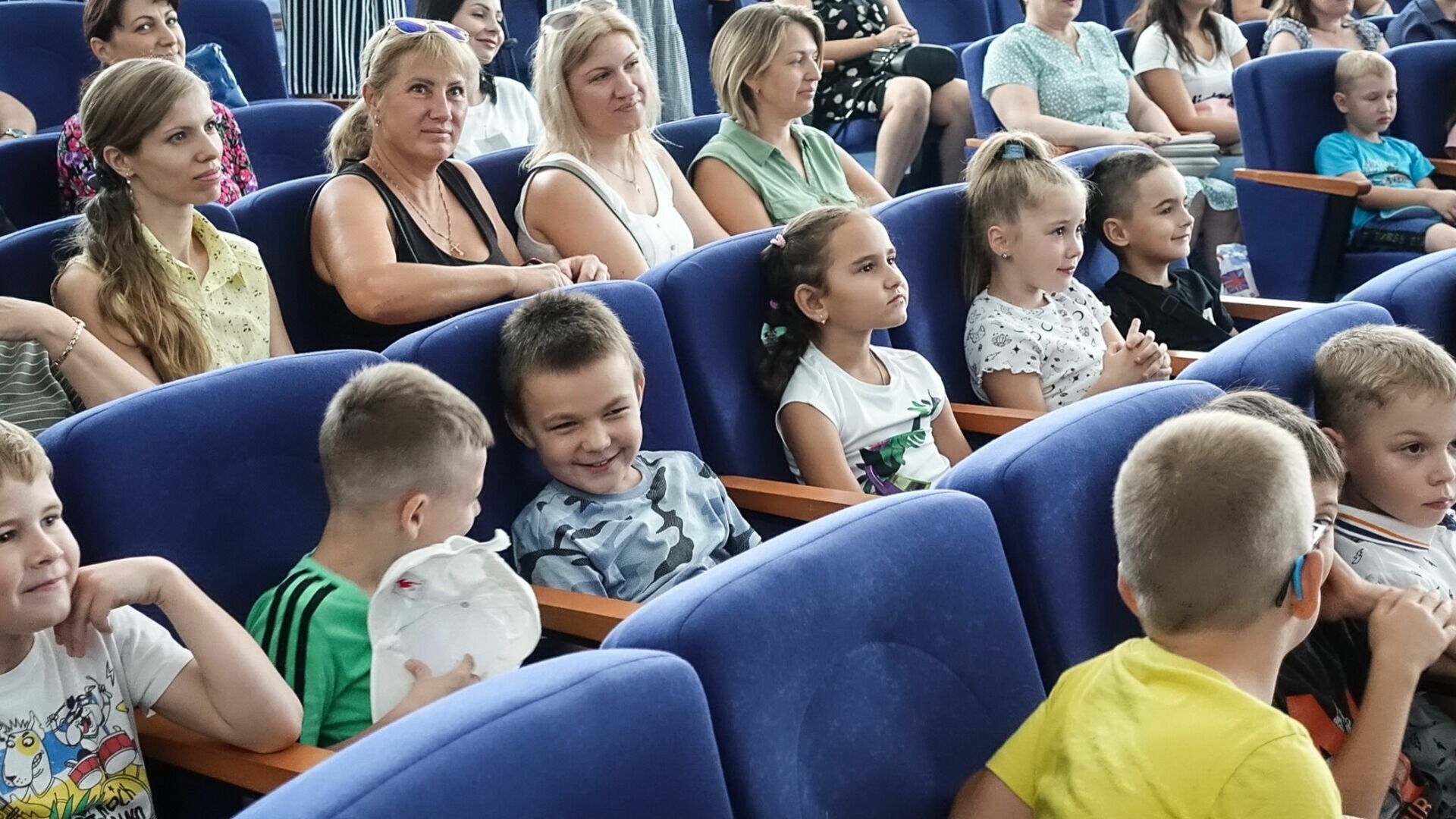 В Омской области более 7 тысяч детей побывают на благотворительных елках
