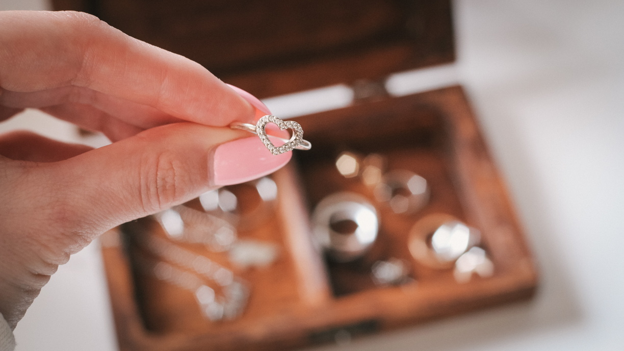 Как выбрать красивые серебряные украшения