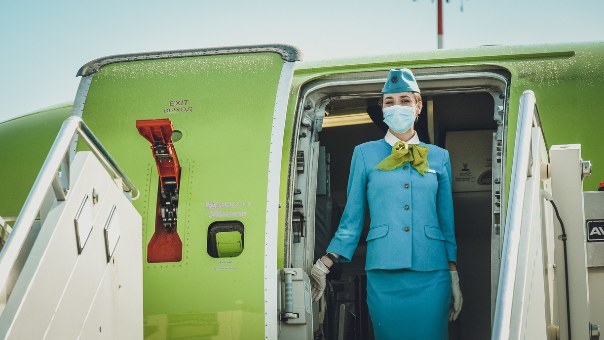 Авиакомпания QAZAQ AIR выполнила рейс в Омск с полностью женским экипажем