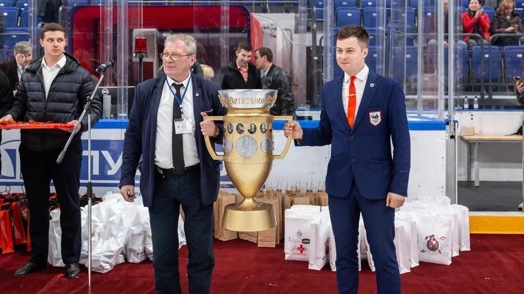 В РФ будут разыгрывать Кубок ветеранов войны среди дворовых хоккейных команд
