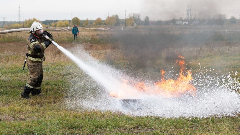 Жители Омской области добились подачи воды для тушения пожаров