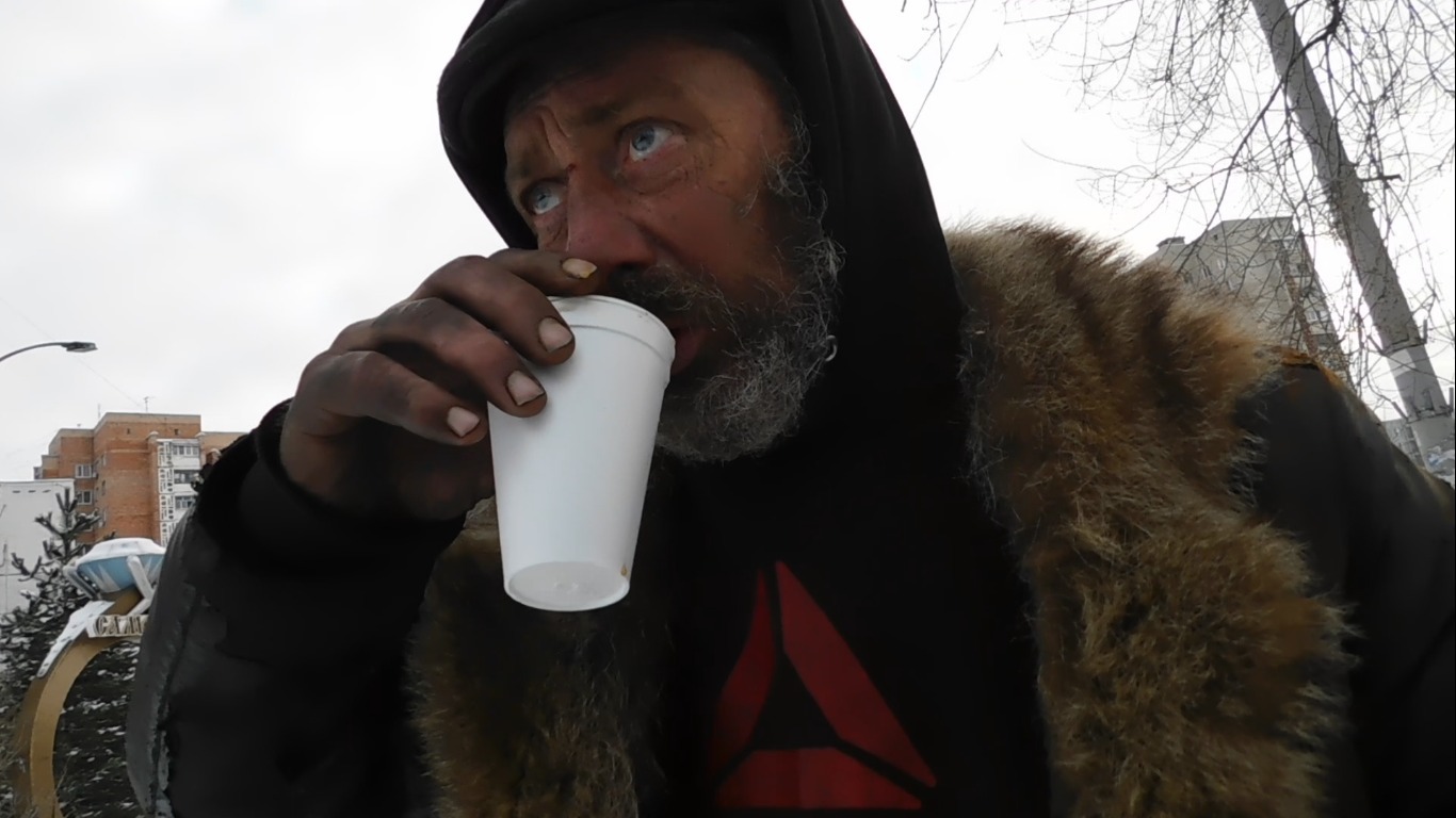 В Омске открылся пункт обогрева для бездомных