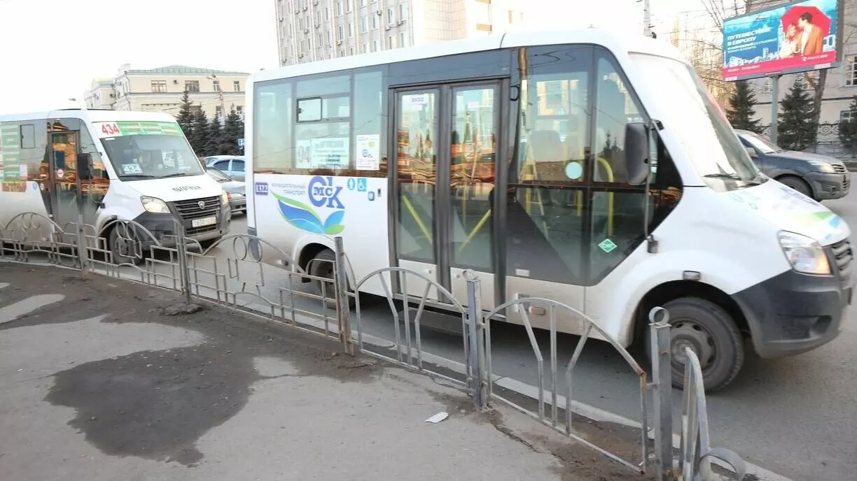 Омское пассажирское предприятие хочет заработать на старых маршрутках 19,5 млн