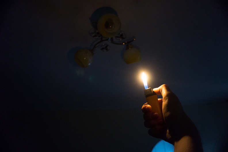 Жители из разных округов Омска остались без электричества ночью