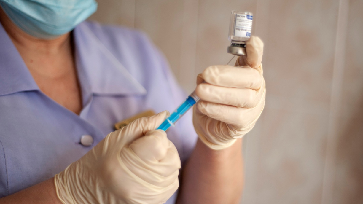Нестационарные пункты вакцинации в Омске будут работать в выходные дни