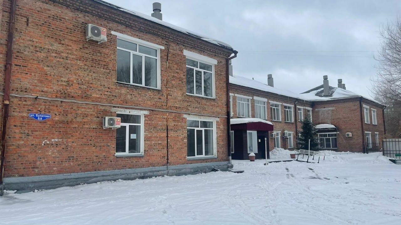 Александр Бурков распорядился отдать здание на ул. Булатова гимназии № 85