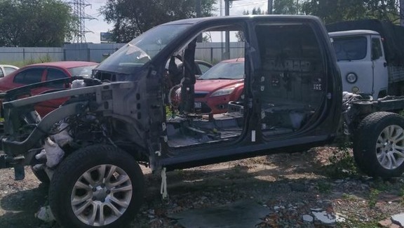 Омский районный председатель разобрал свое авто, чтобы не отдавать его приставам