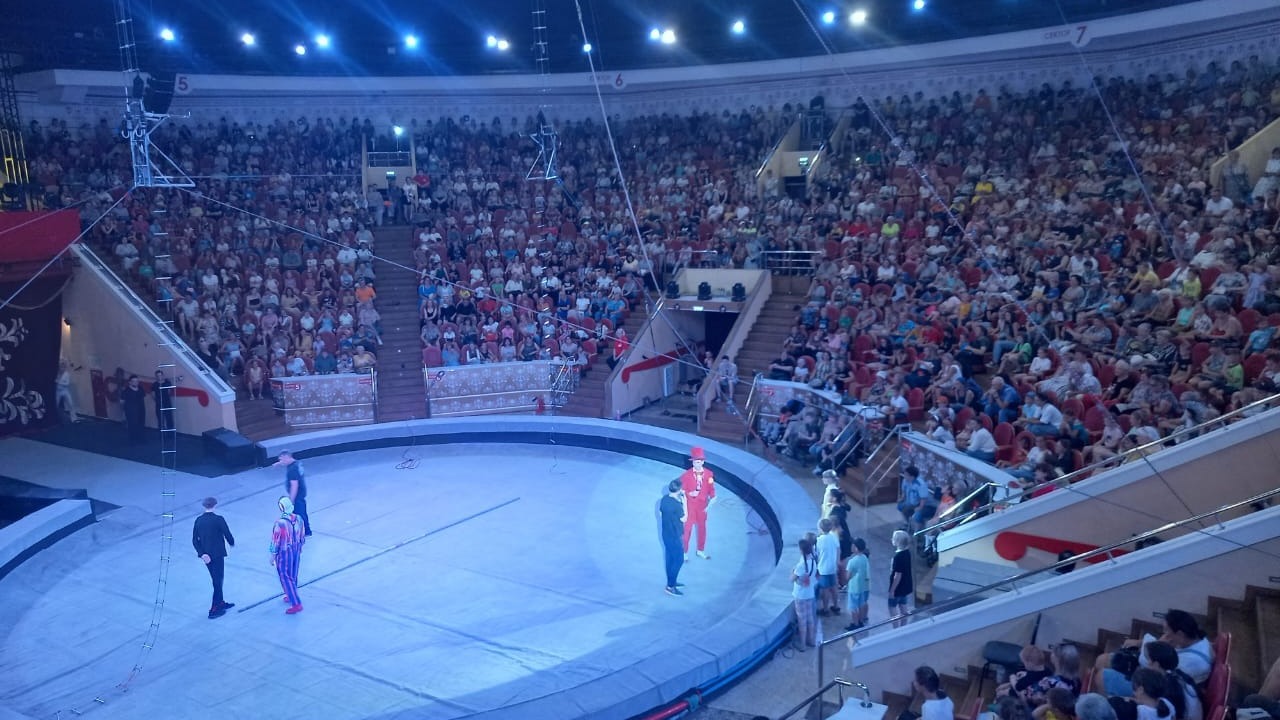 В Омский цирк на бесплатную репетицию пришли почти 3 000 омичей