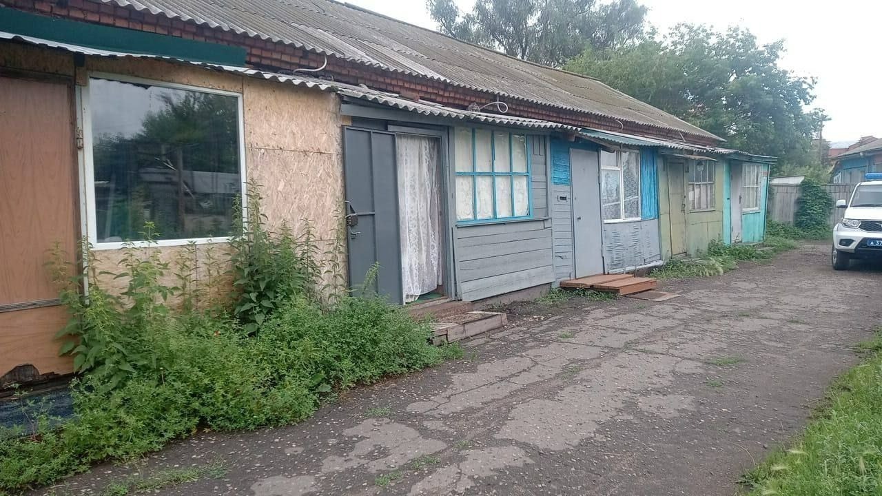 На признание аварийным дома с обрушенным потолком на омской Московке ушел месяц