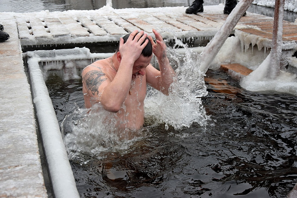 Омский чиновник выразил надежду, что крещенские купания-2021 будут непопулярны
