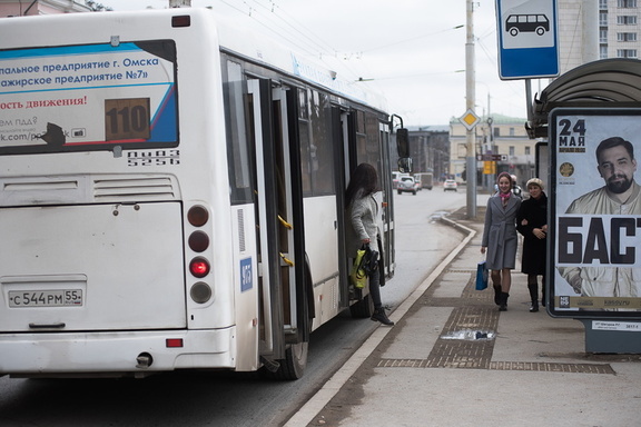 В Омске на неделю сократят количество общественного транспорта