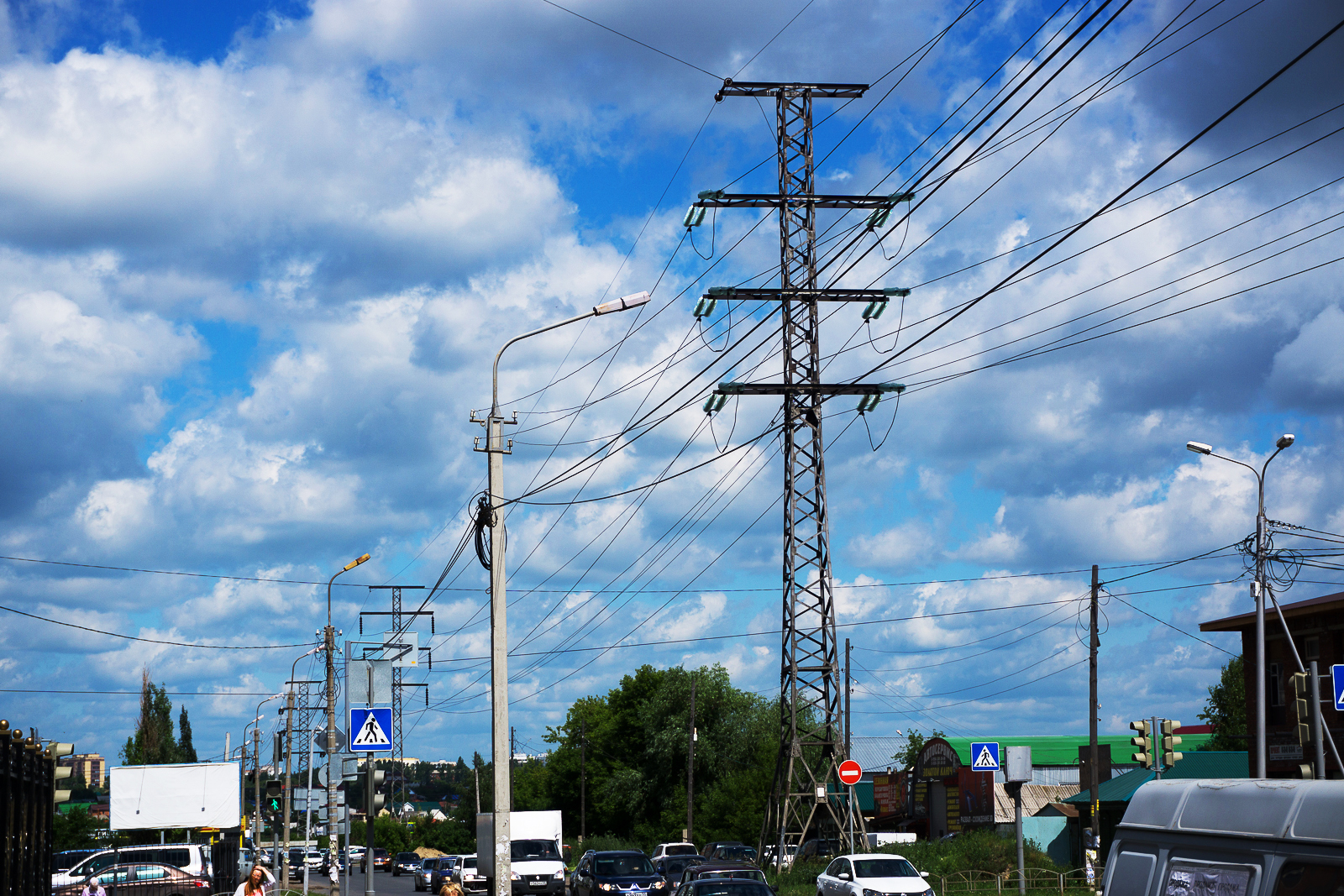 В «Омскэлектро» рассказали, кто стоит за надежным электроснабжением города