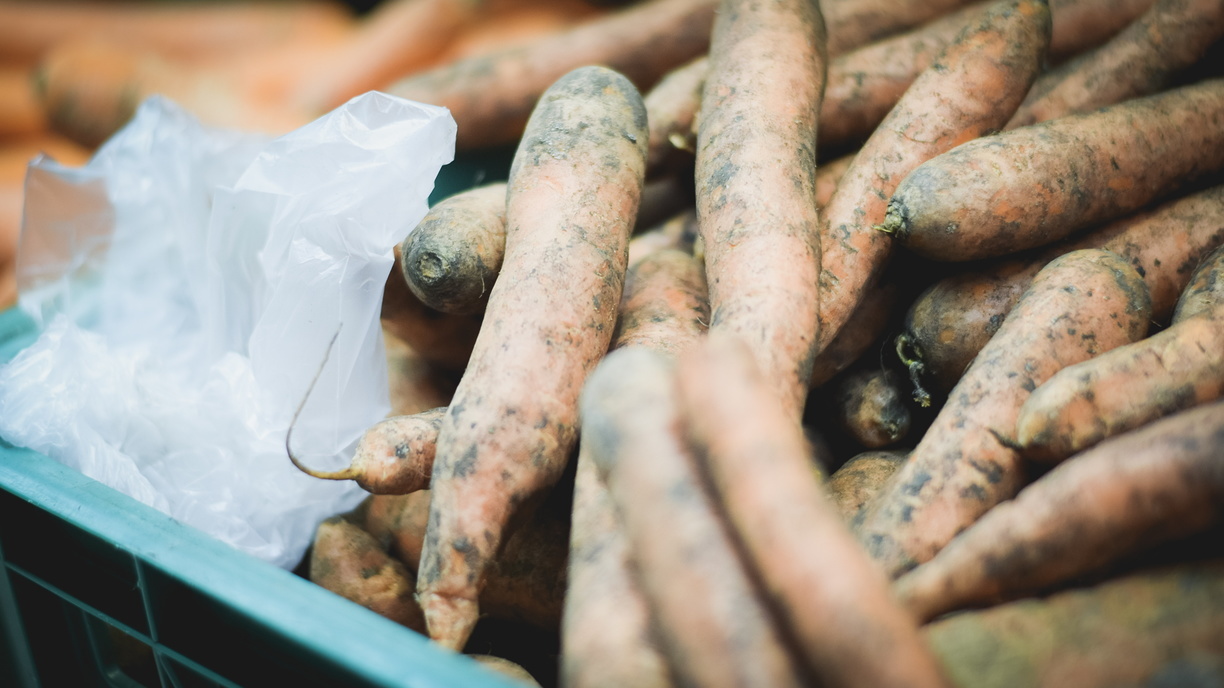 Омичей поразила разница в цене между морковью и арбузами