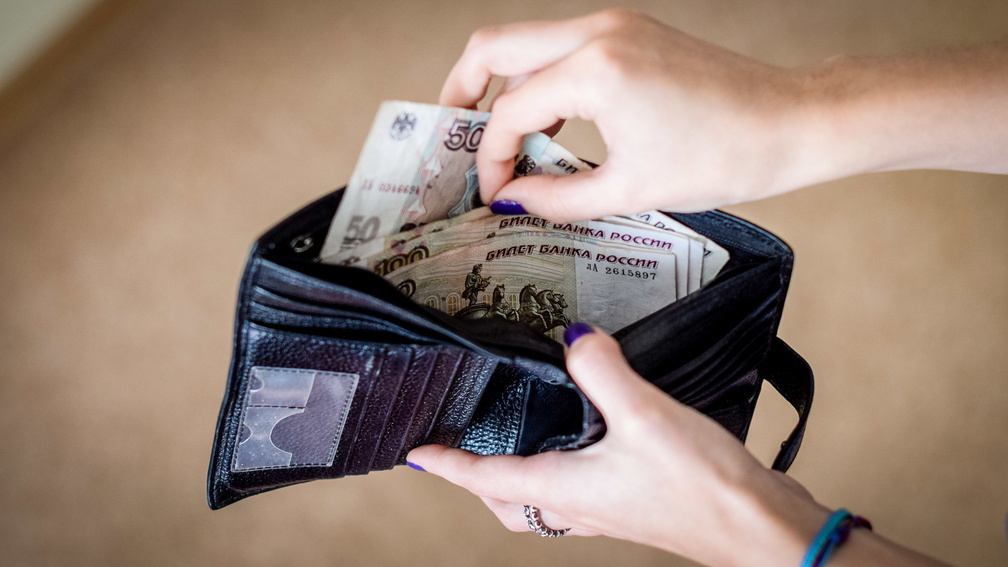 В Омске преподаватель медколледжа поставила студентке оценку в обмен на взятку