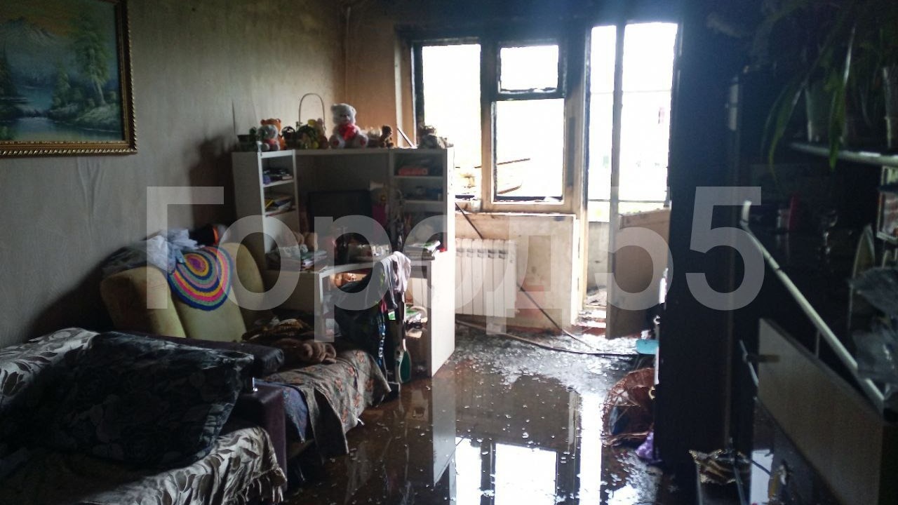 Появились фото из квартиры, с которой начался пожар в доме на Волгоградской в Омске