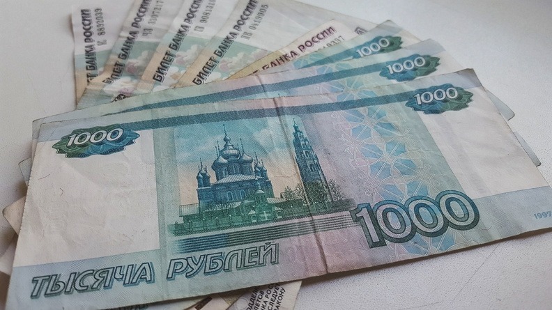 Средняя зарплата омичей по сравнению с 2021 годом выросла на семь тысяч рублей