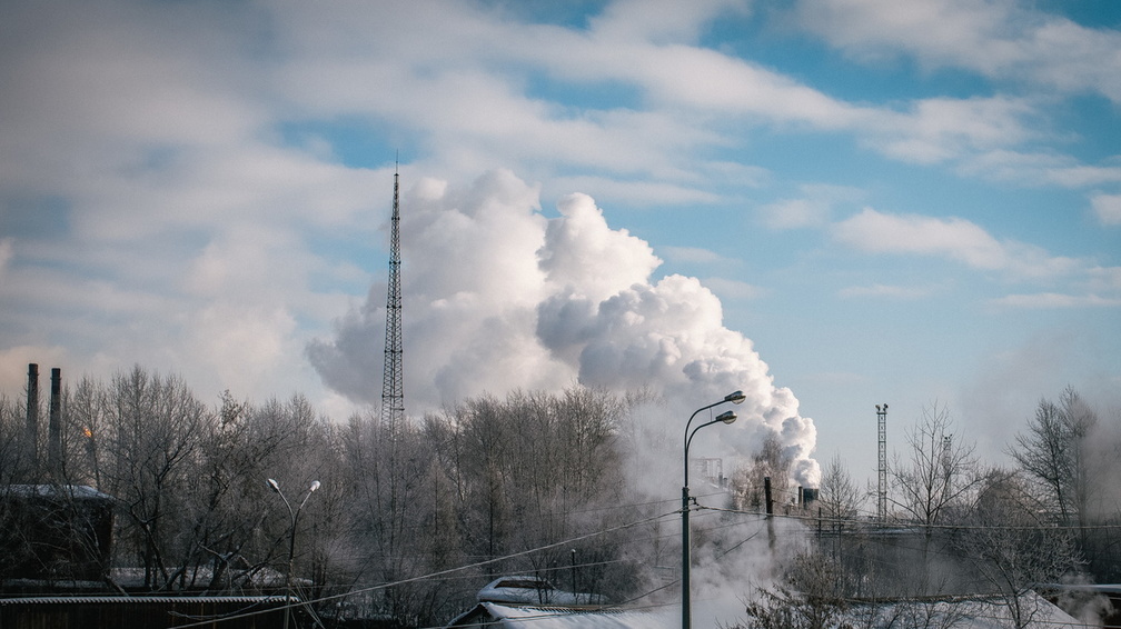 Дышать опасно. В Омске выбросы оксида углерода в 1.3 раза превысили норму