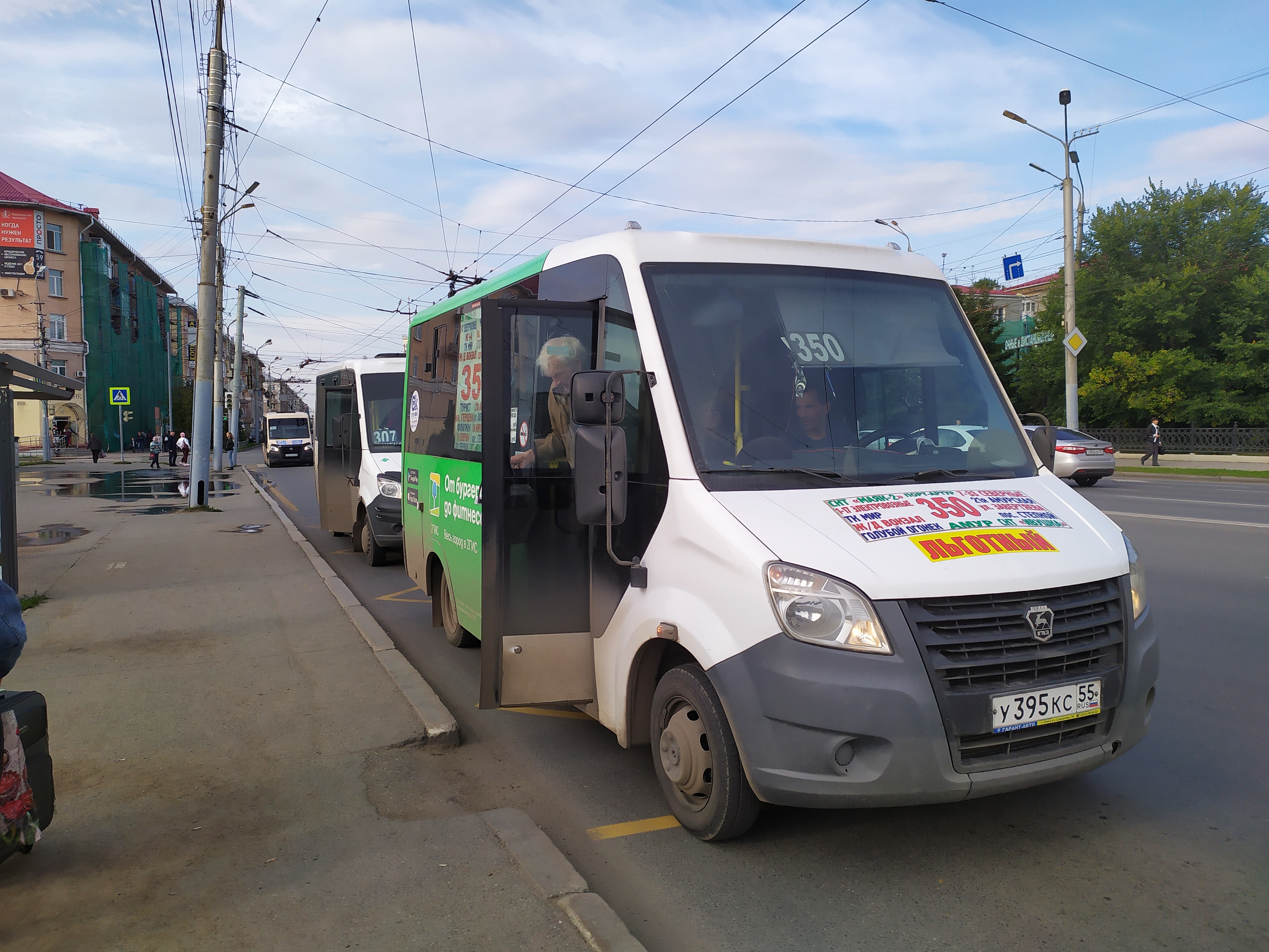 Омские перевозчики хотят увеличить стоимость проезда за безналичный расчет