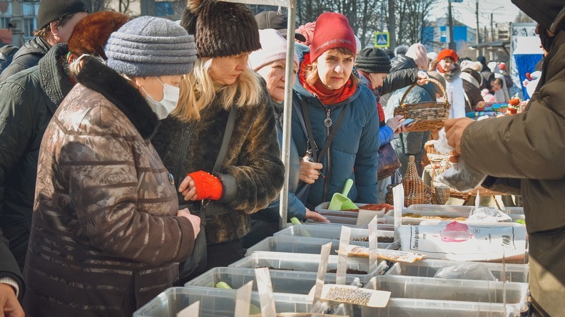 В Омске открылась ярмарка с продуктами местных фермеров и товаропроизводителей