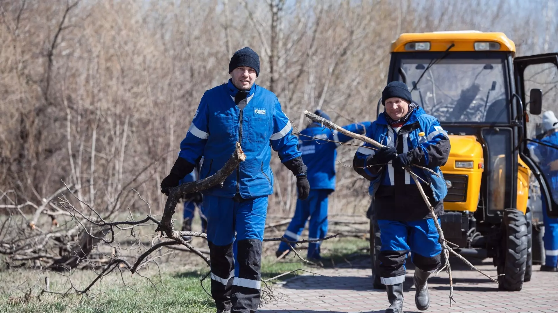 Волонтеры «Газпромнефть-СМ» благоустроили территорию природного парка в Омске