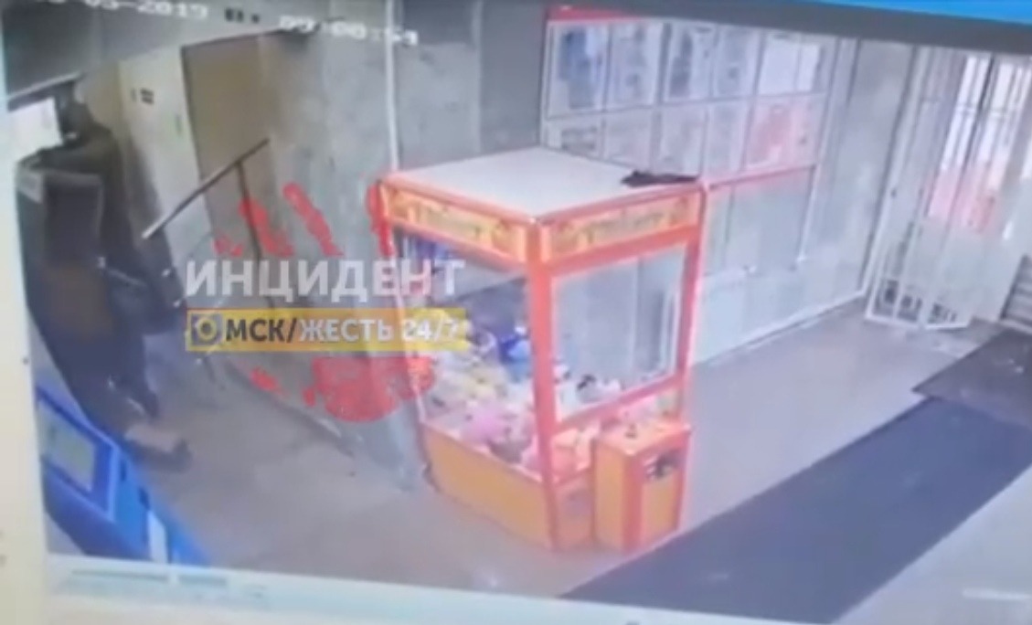 В поселке под Омском вскрыли банкомат «Газпрома» (Видео)
