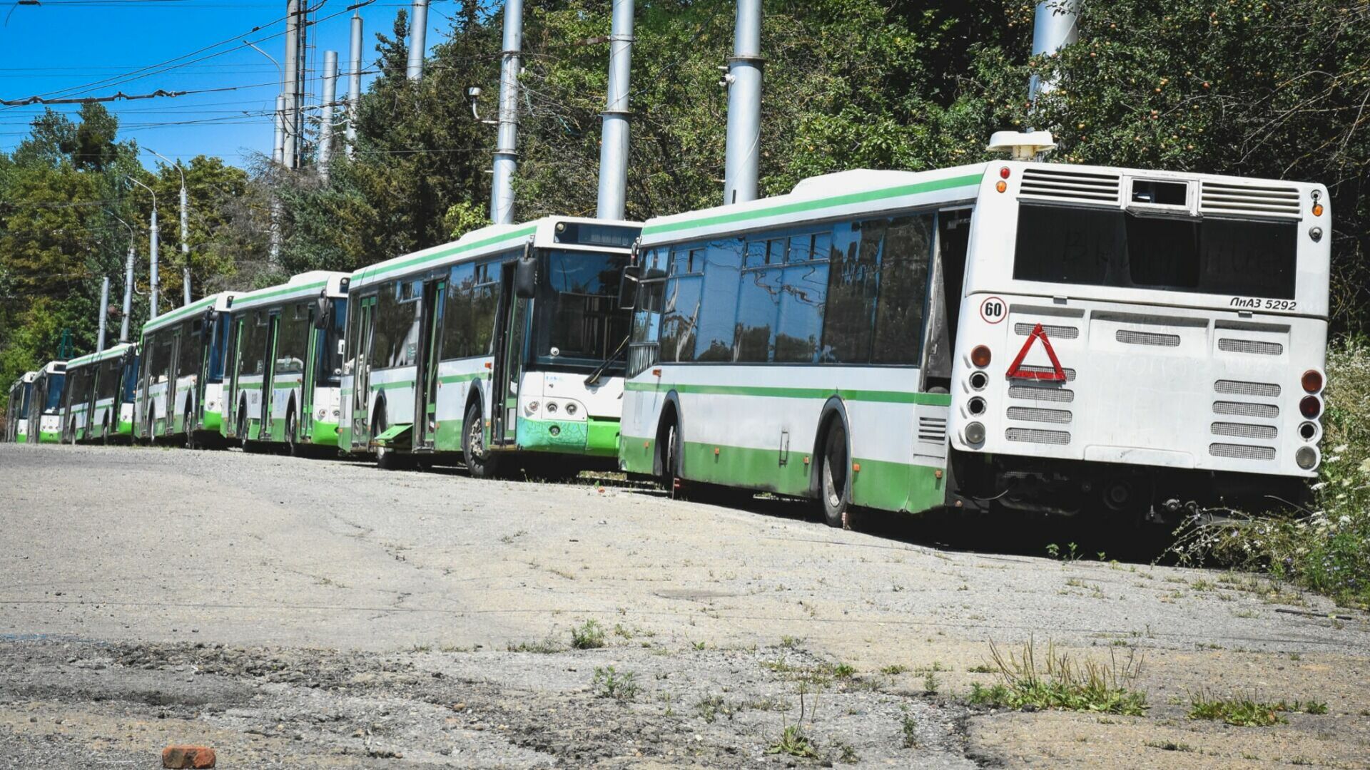 Двум омским селам выделили дополнительные автобусы