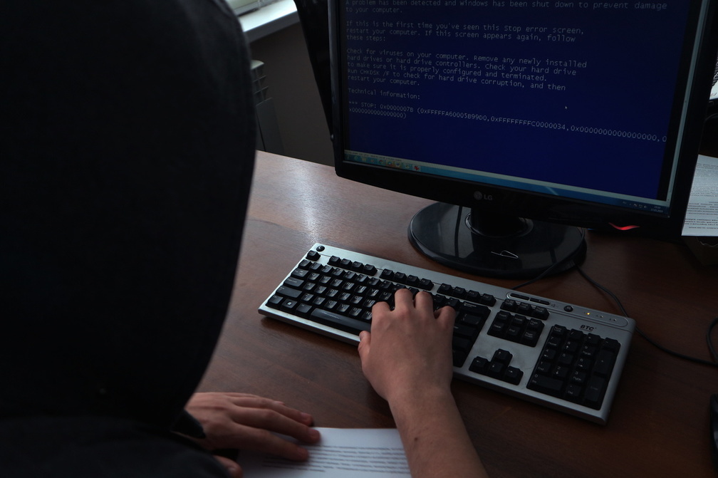 Хакер легко отделался за взлом сайта омской мэрии