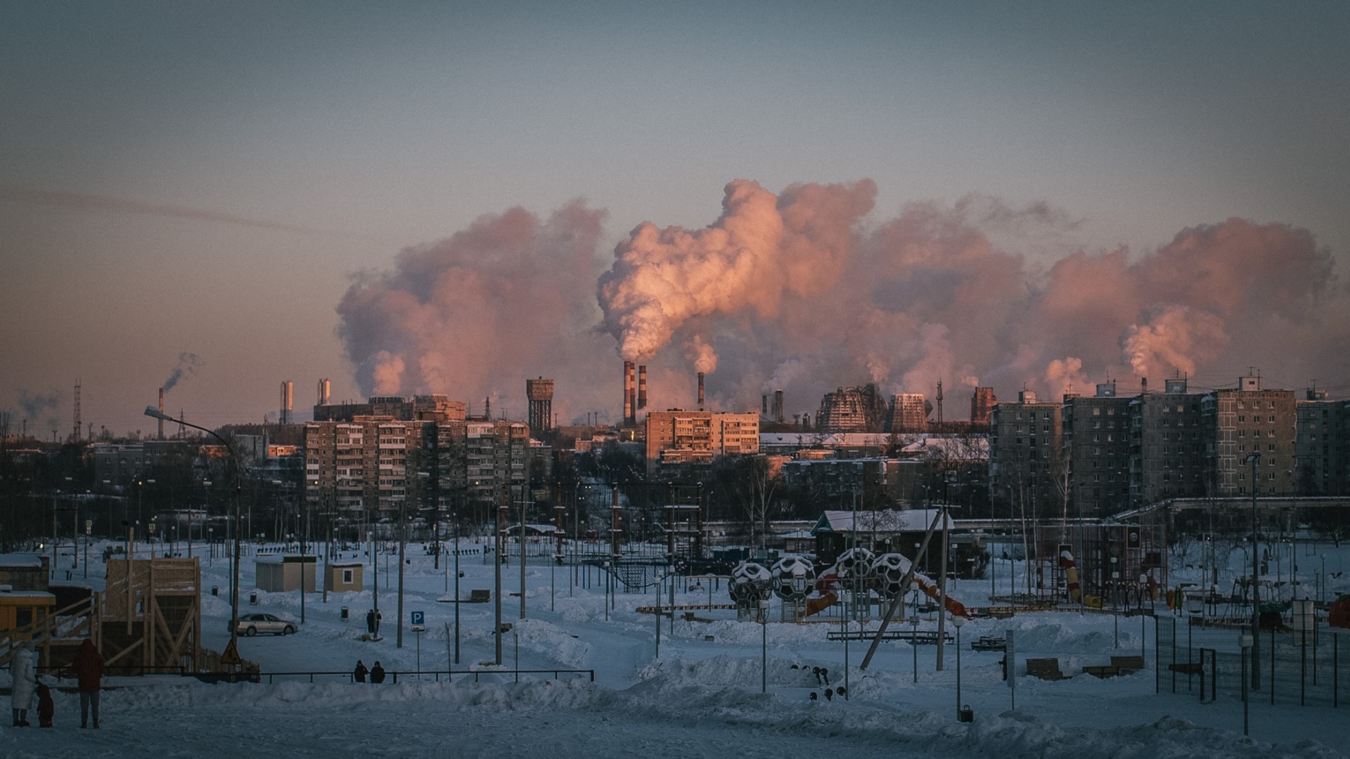 В Омске выявили двукратное превышение фенола и взвешенных частиц в воздухе