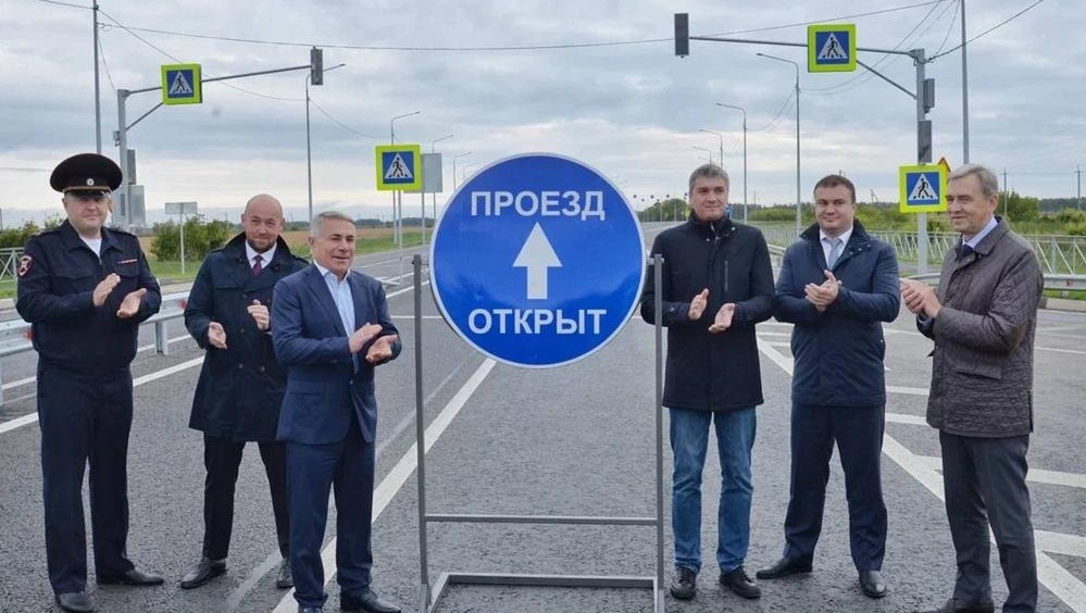 Хоценко открыл движение на отремонтированном участке дороги Омск-Нижняя Омка