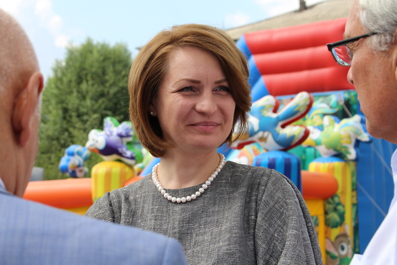 «Она уникальный ребенок»: мэр Омска Фадина впервые показала дочь СМИ