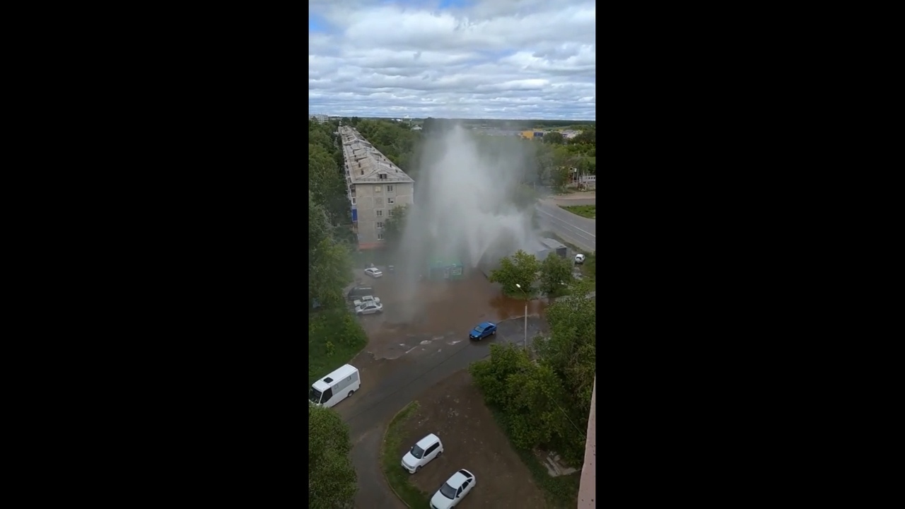 В первый день отключения горячей воды в Омске забили «гейзеры»